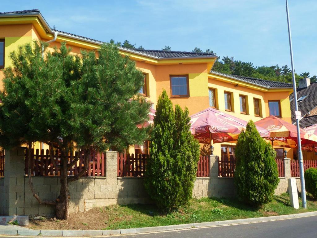Hotel Pohadka มอสท์ ภายนอก รูปภาพ