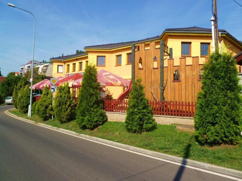 Hotel Pohadka มอสท์ ภายนอก รูปภาพ